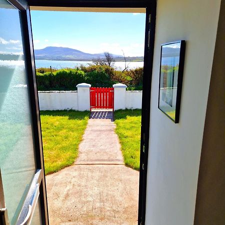Shore Cottage - Cosy Comfort At The Sea Knights Town Exterior photo